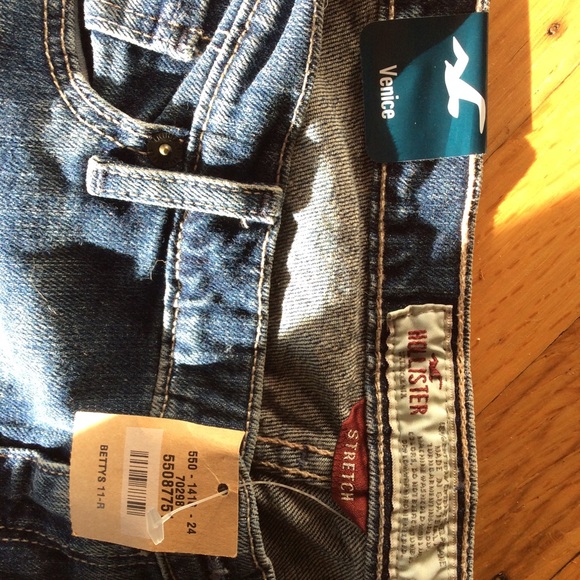 Hollister “Venice” Jeans - Picture 2 of 2